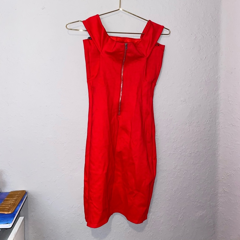 Dress - Picture 2 of 3